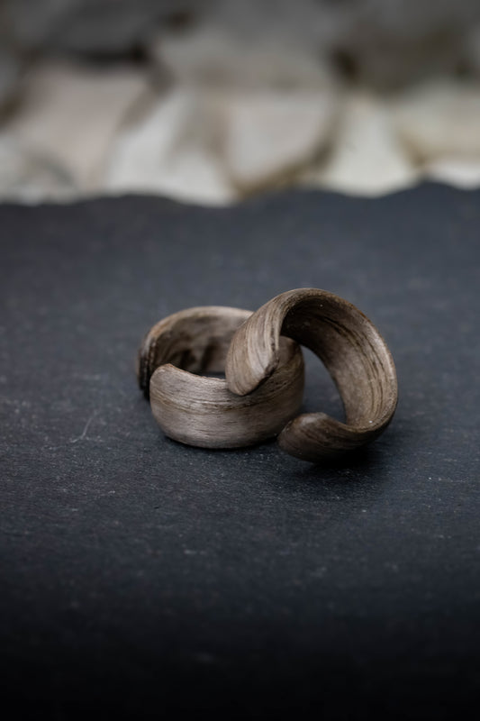 Earcuff i Grå Ask