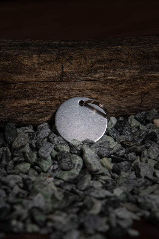 Elegant och personlig – rund aluminiumtag