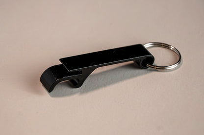 Personlig kapsylöppnare med gravyr – flera färger