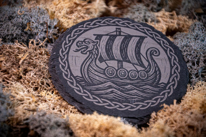 Skifferunderlägg i vikingastil – mixa dina motiv