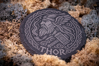 Skifferunderlägg i vikingastil – mixa dina motiv