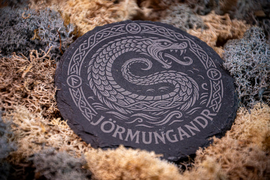 Skifferunderlägg – Jörmungandr (paket)