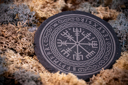 Skifferunderlägg i vikingastil – mixa dina motiv