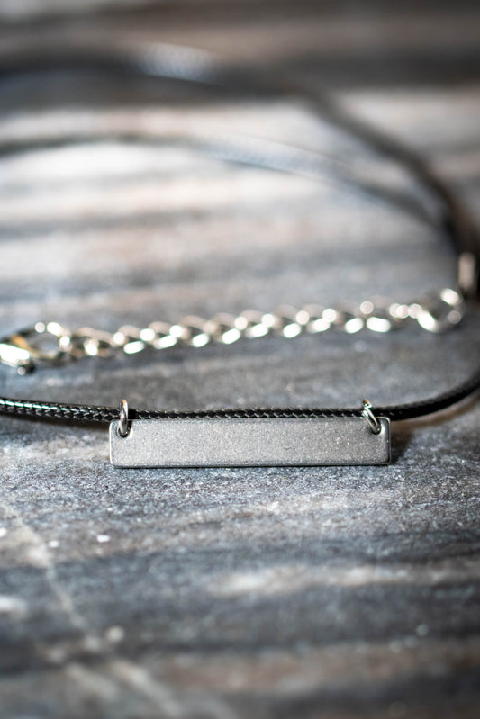 Avlång halsband med egen gravyr