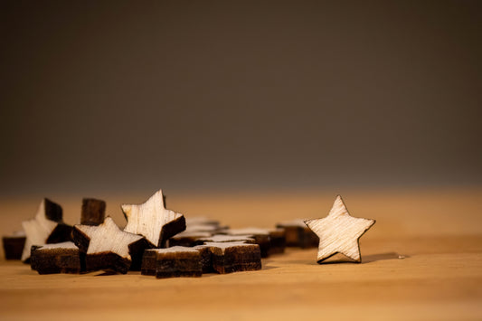 Laserskurna Trästjärnor i Lindträ (Basswood)